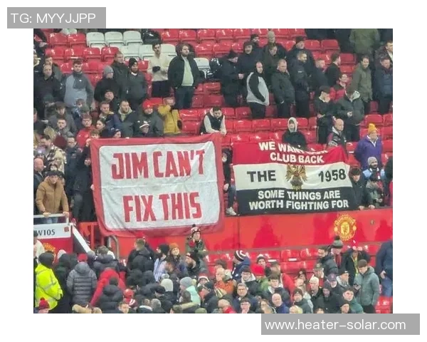 足总杯惊天逆转里昂6-2狂胜曼联争议判罚引发全场热议