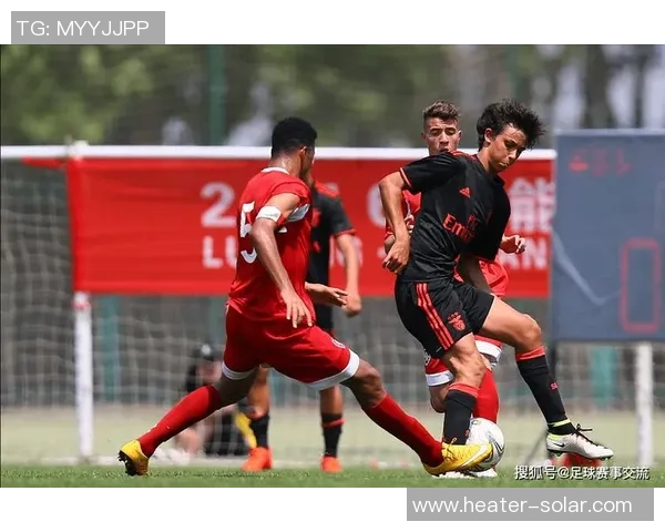 足总杯激战本菲卡与曼联1比1平局补时进球引发全场狂欢